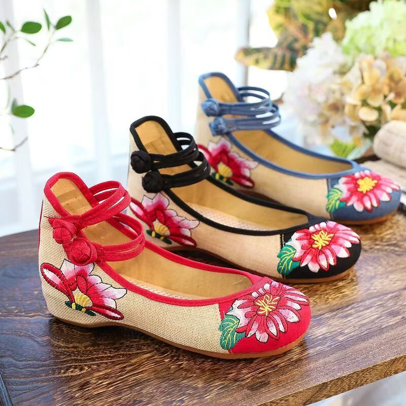 Sapatos Femininos de Tecido Bo - Embroidery Skirt avaliação e preço
